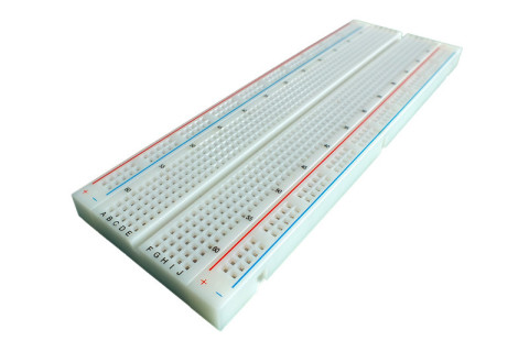 Immagine: Breadboard con 830 punti di connessione